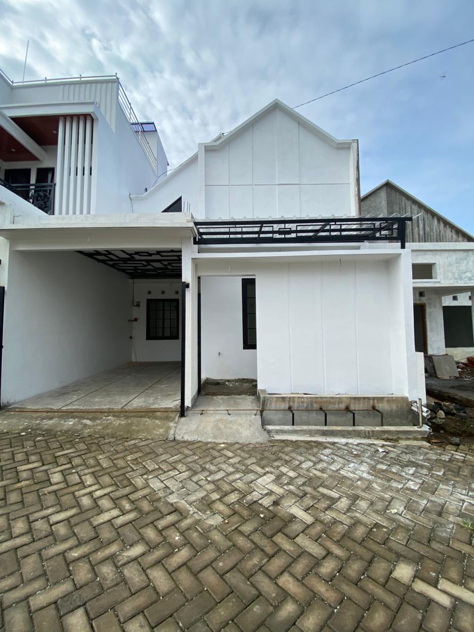 Tampak depan rumah - contoh unit
